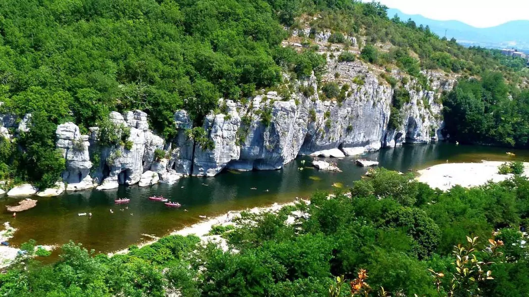 CAMPING LES ACTINIDIAS