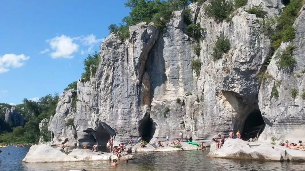 CAMPING LES ACTINIDIAS