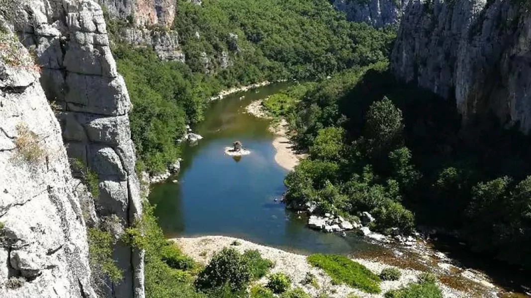CAMPING LES ACTINIDIAS