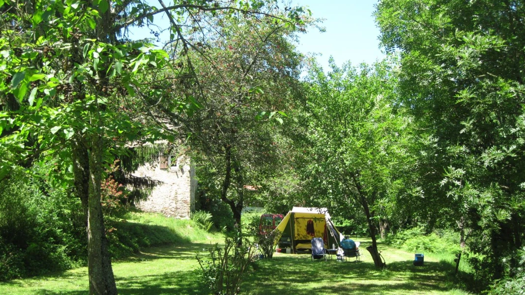 CAMPING DOMAINE LES CLOTS