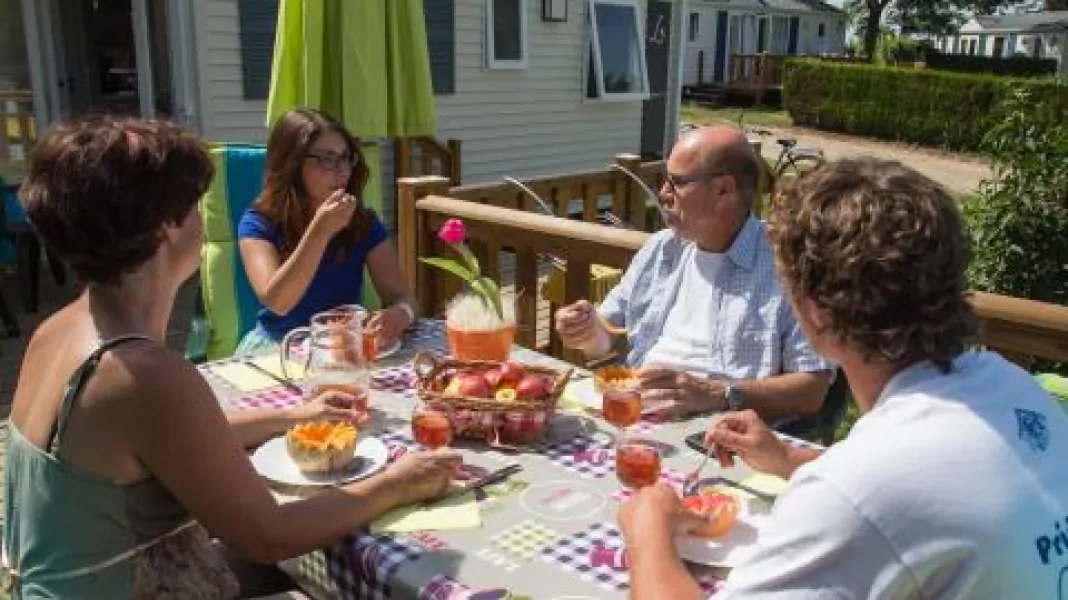 CAMPING LES ÎLOTS DE ST VAL