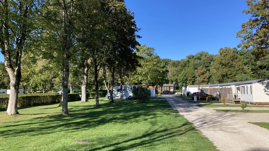 CAMPING DE CONTREXÉVILLE