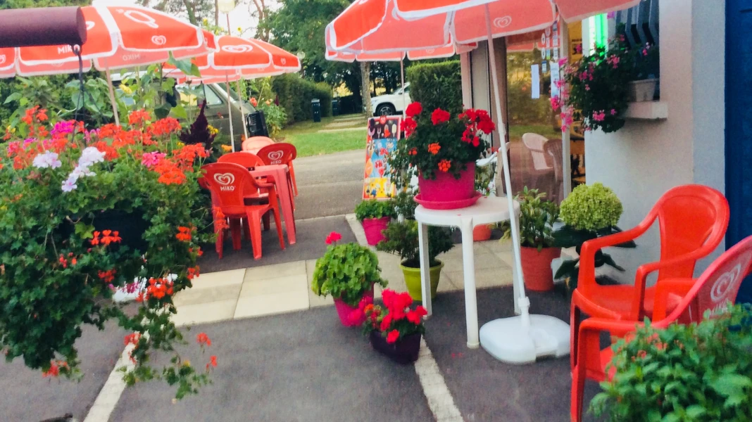 CAMPING DE CONTREXÉVILLE